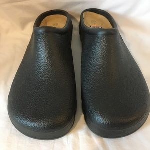 dickies clogs